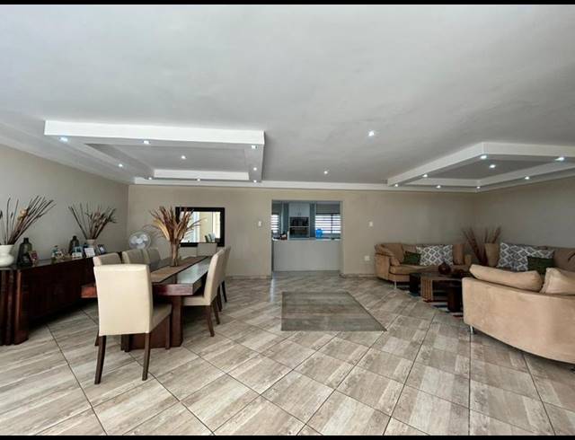 4 BEDROOM HOUSE FOR SALE IN BLUE VALLEY GOLF ESTATE